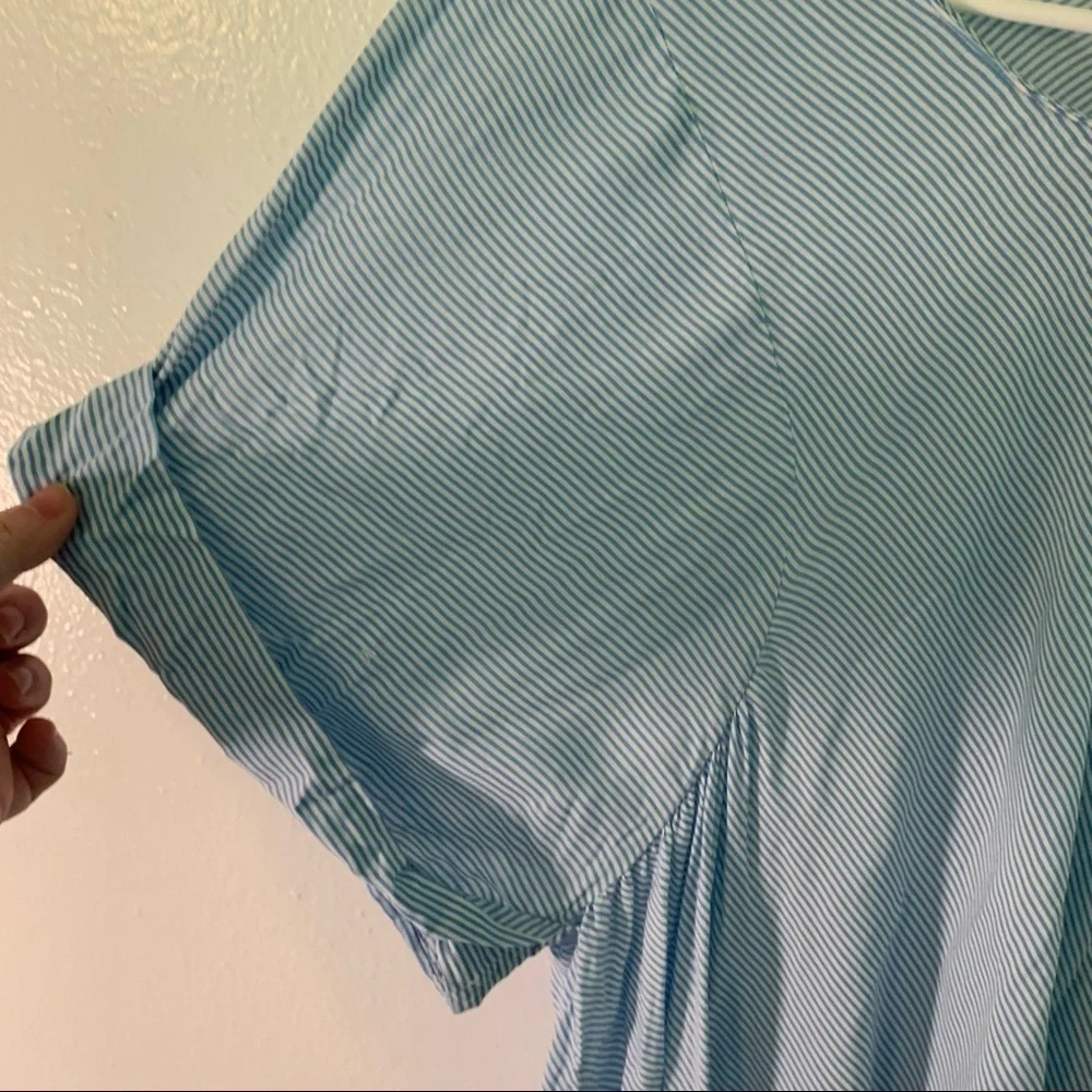 Zara Womens Sz Small Short Puff Sleeve Blouse Light Blue White Stripes Slit Back